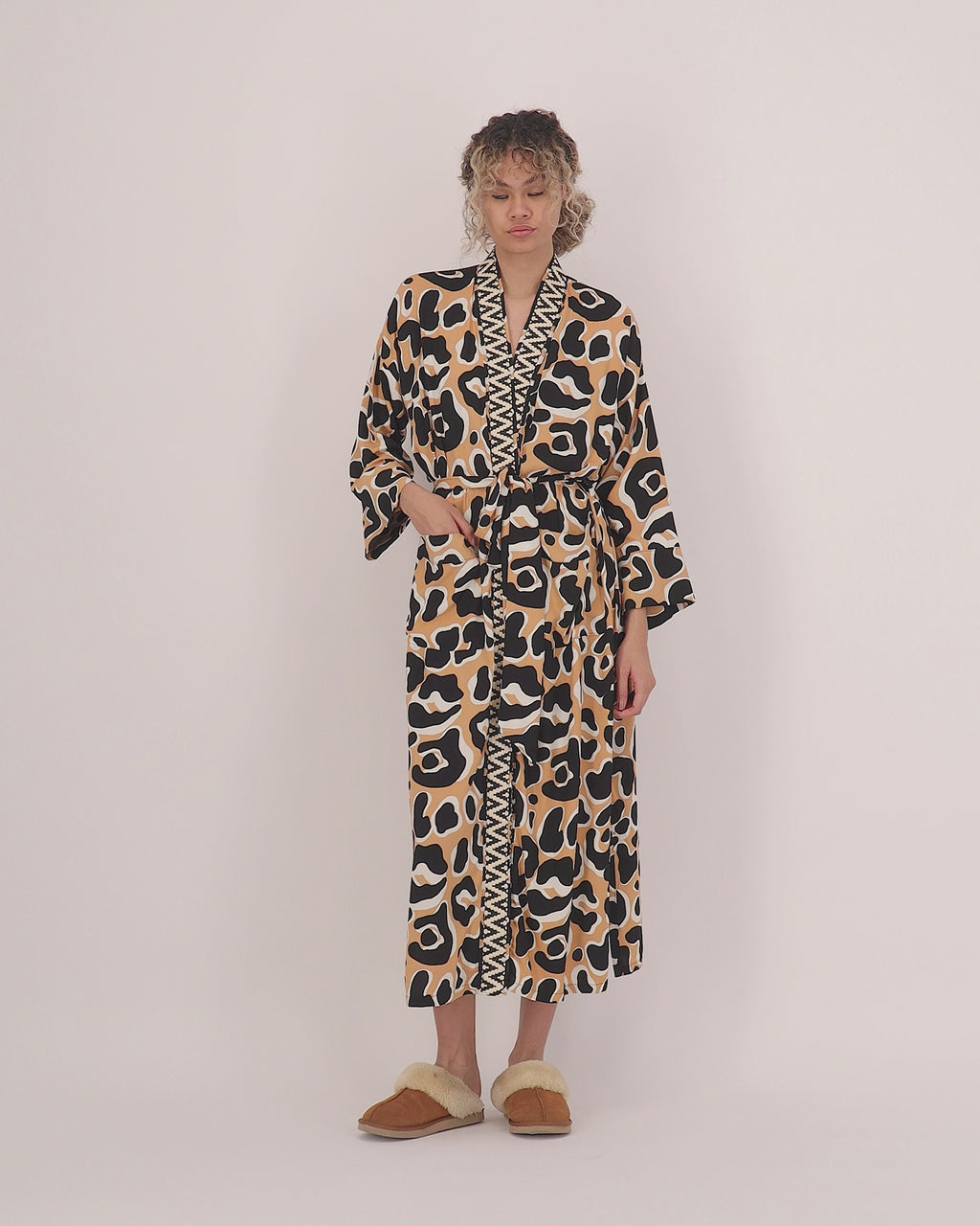 Roar away  Kimono X Kaleidoscope