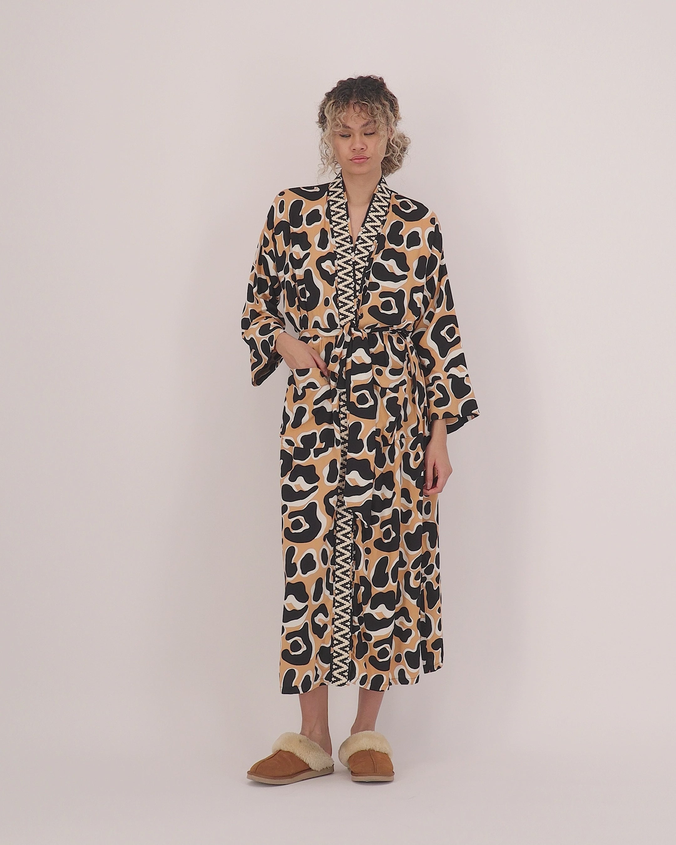 Roar away  Kimono X Kaleidoscope